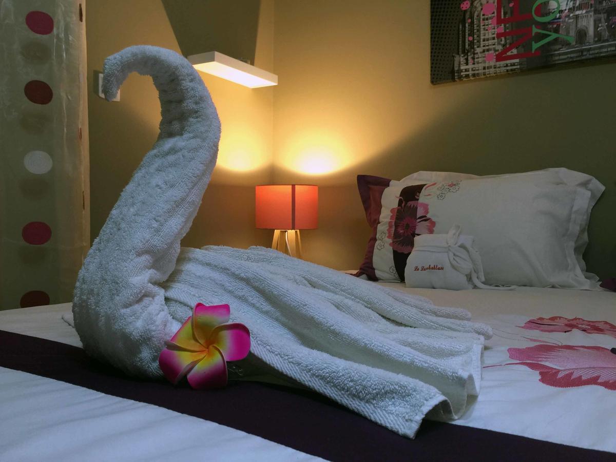 Le Lambablanc Bed and Breakfast Bras-Panon Zewnętrze zdjęcie